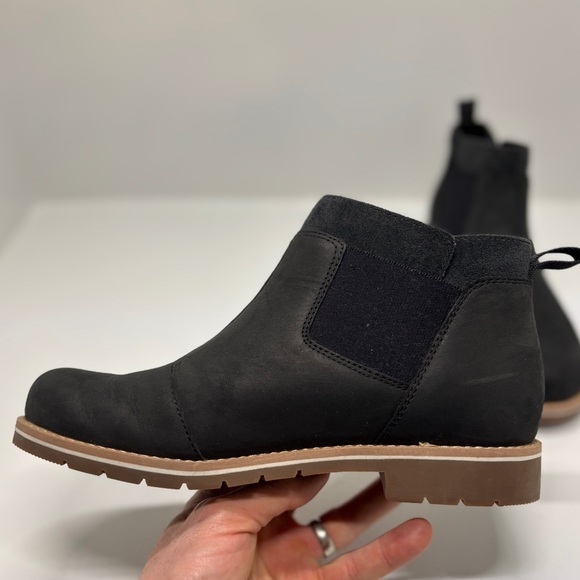 Chaco Women’s Black Leather Chelsea Boots Size 7 Waterproof Lug Sole Like New - Picture 12 of 12